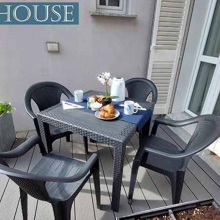 Apartmán Palm House Brusimpiano Exteriér fotografie
